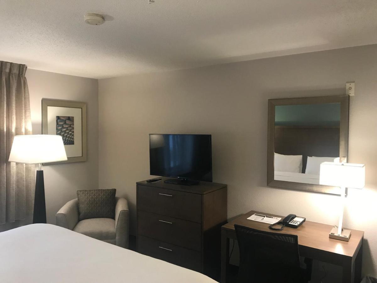 Staybridge Suites Columbia-Highway 63 & I-70 By Ihg Room photo